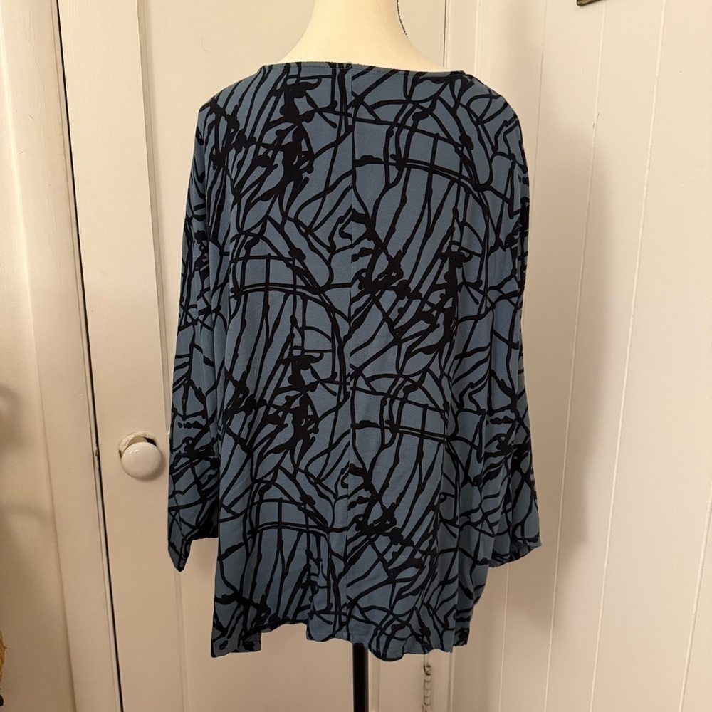 Bryn Walker Wonens bluish gray and black Abstract Patterned top oversized XS - Picture 3 of 7